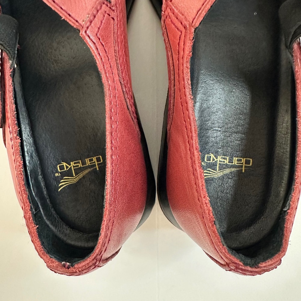 Dansko Mary Jane Chunky Platform Rounded Toe Shoes Red Leather Perforated Buckle - Picture 9 of 15